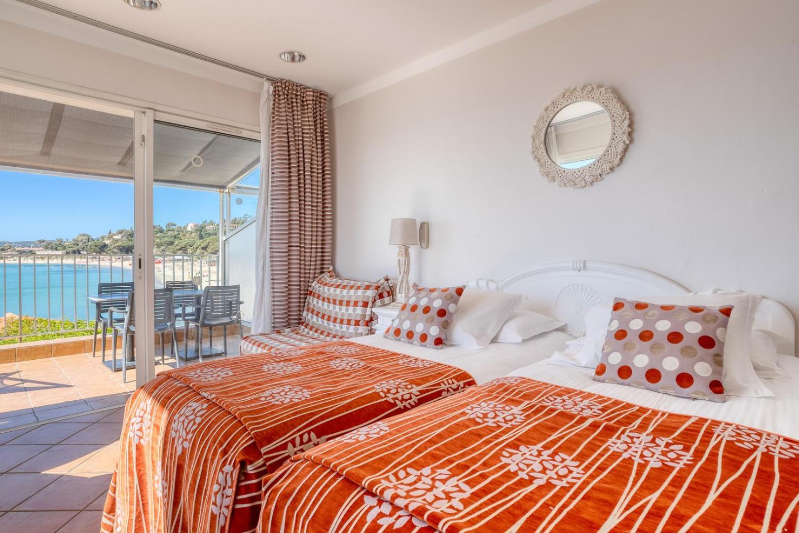 Roc Hotel - Hotel 4 Etoiles Les Pieds Dans L'Eau Льо Лаванду Екстериор снимка