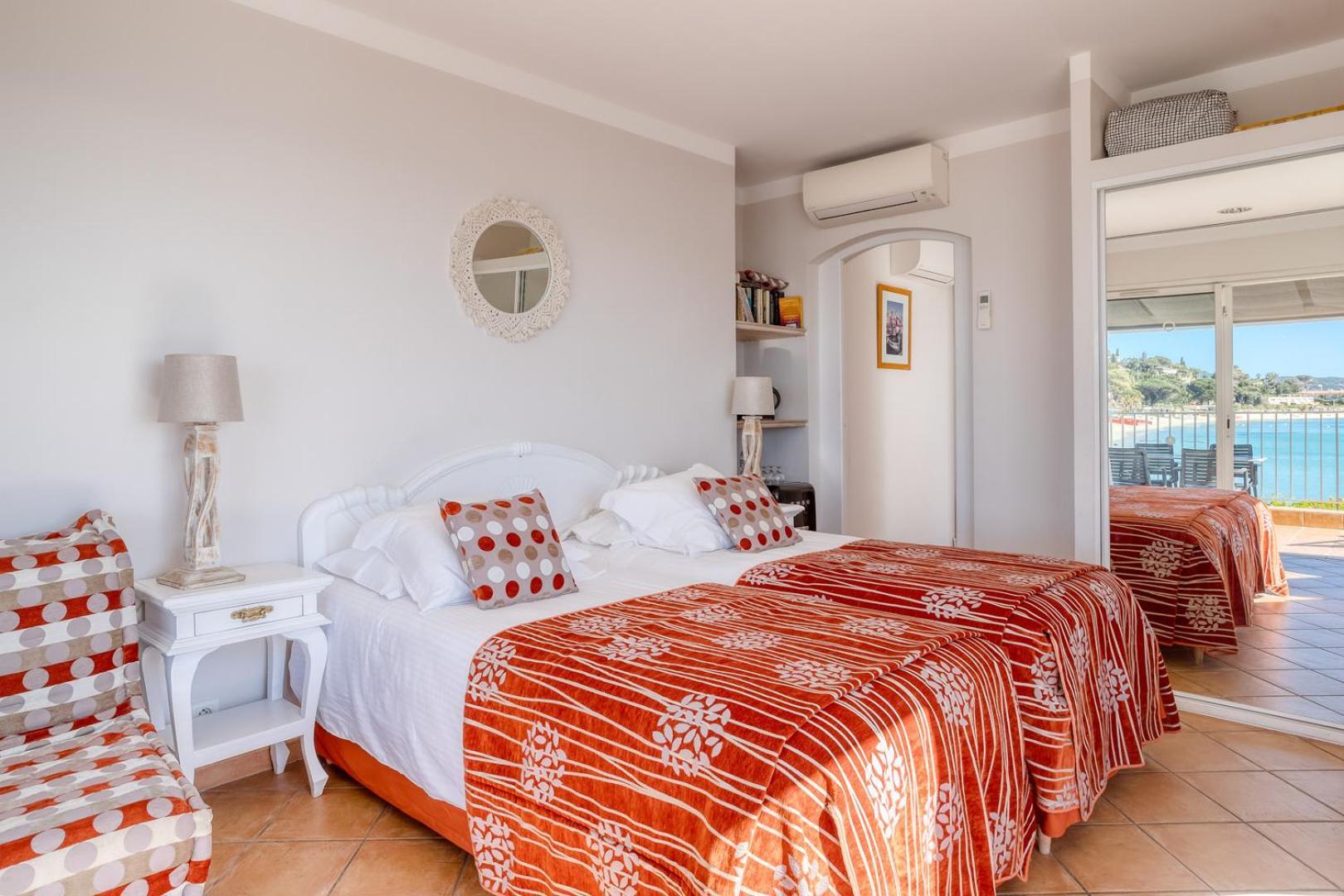 Roc Hotel - Hotel 4 Etoiles Les Pieds Dans L'Eau Льо Лаванду Екстериор снимка