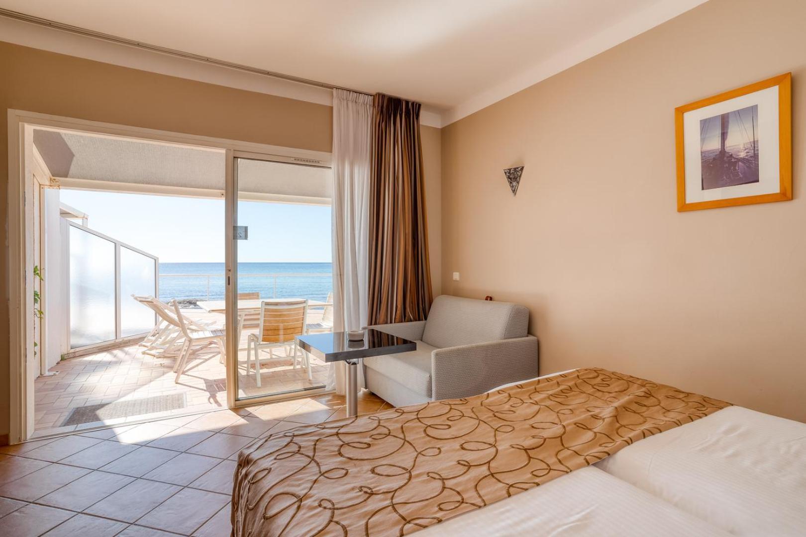 Roc Hotel - Hotel 4 Etoiles Les Pieds Dans L'Eau Льо Лаванду Екстериор снимка