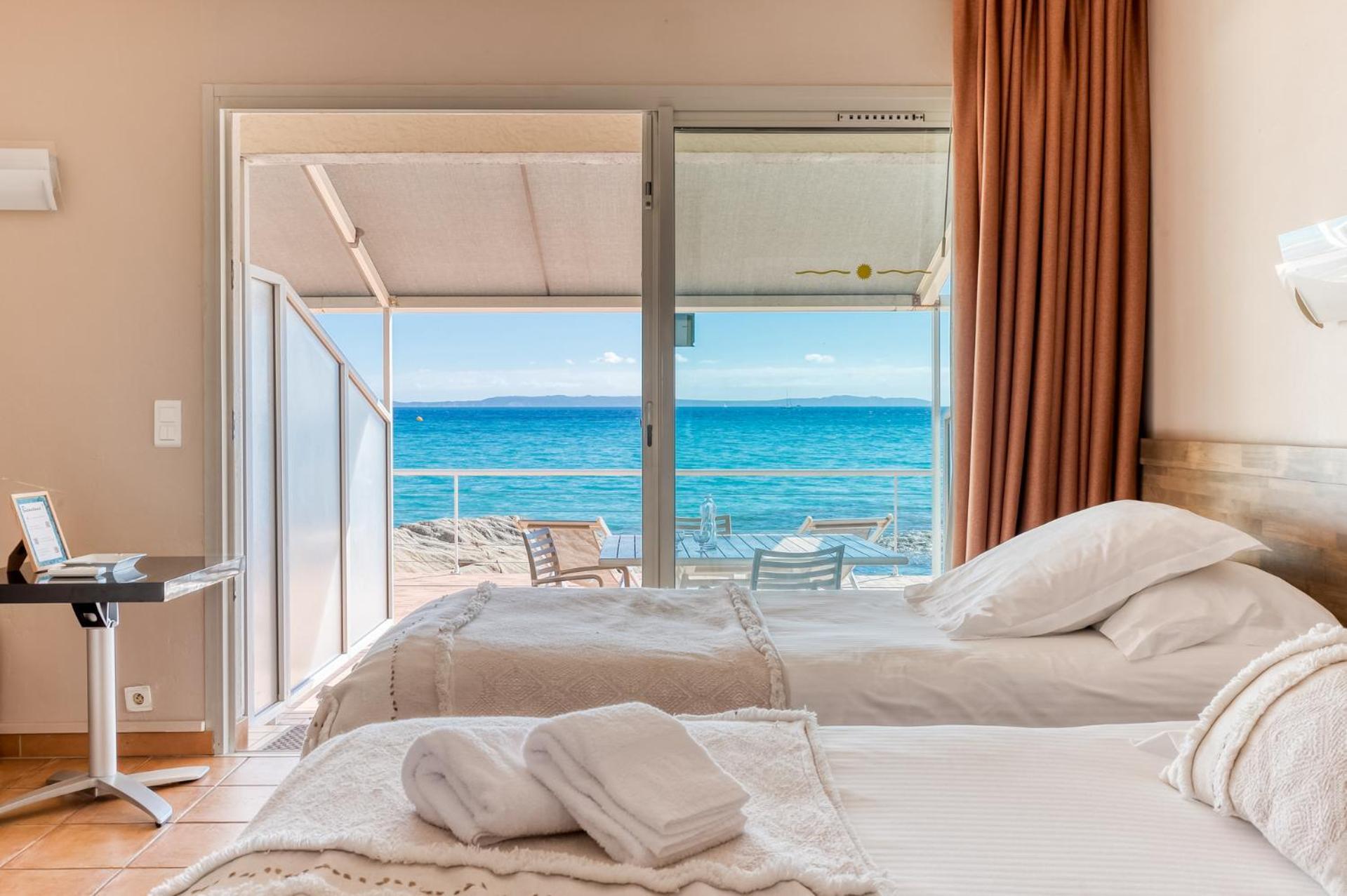 Roc Hotel - Hotel 4 Etoiles Les Pieds Dans L'Eau Льо Лаванду Екстериор снимка